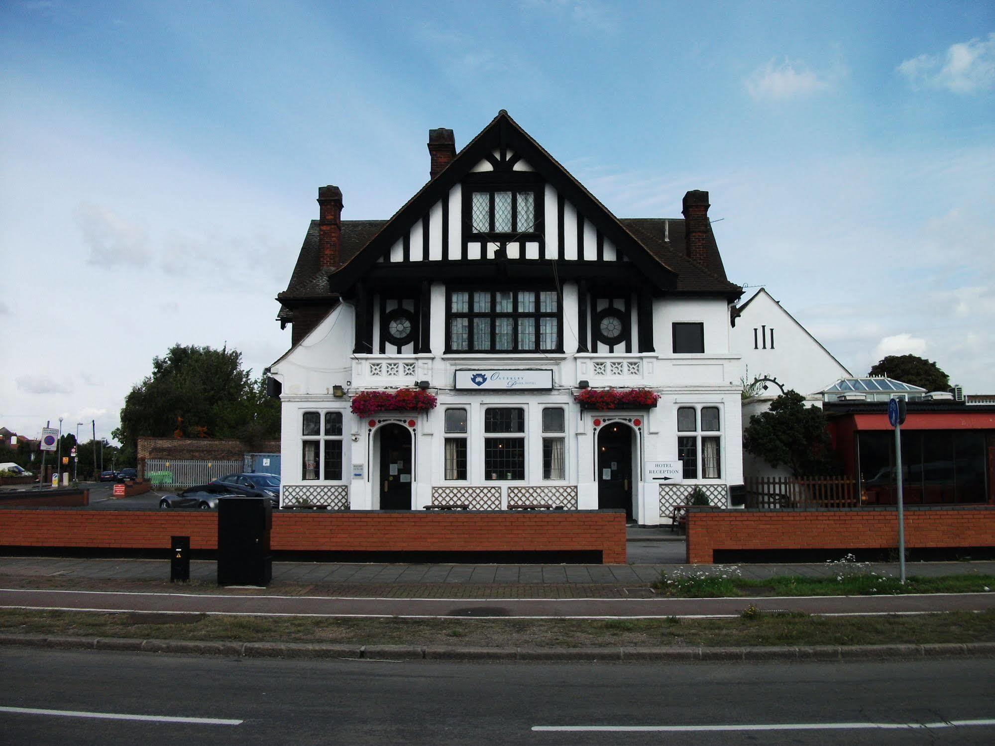Hotel Oyo Osterley Park Isleworth Esterno foto
