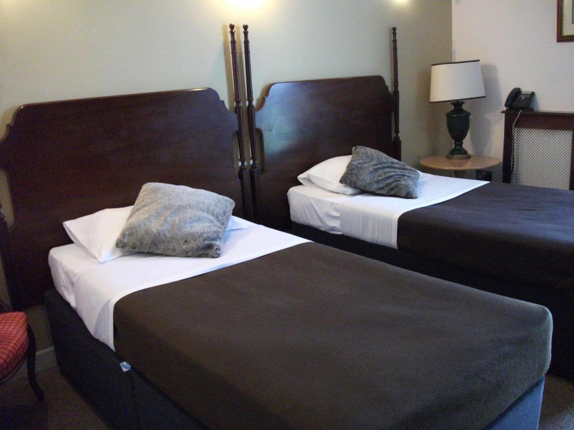 Hotel Oyo Osterley Park Isleworth Esterno foto