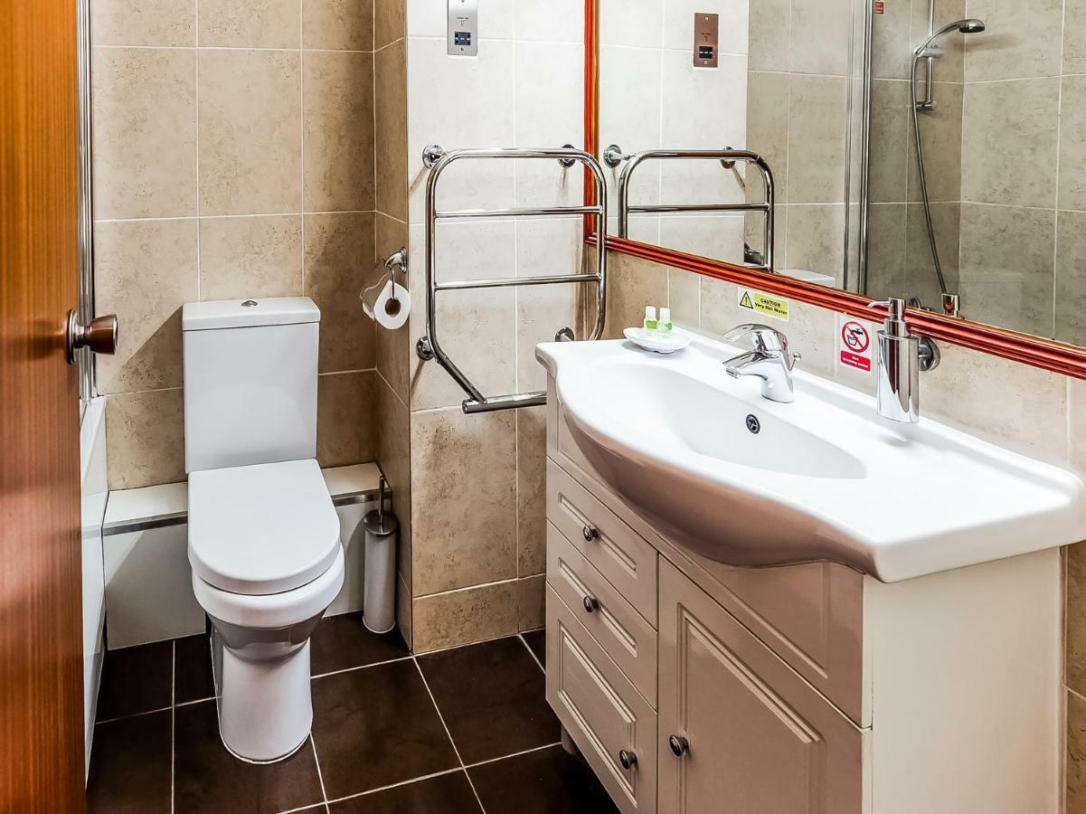 Hotel Oyo Osterley Park Isleworth Esterno foto